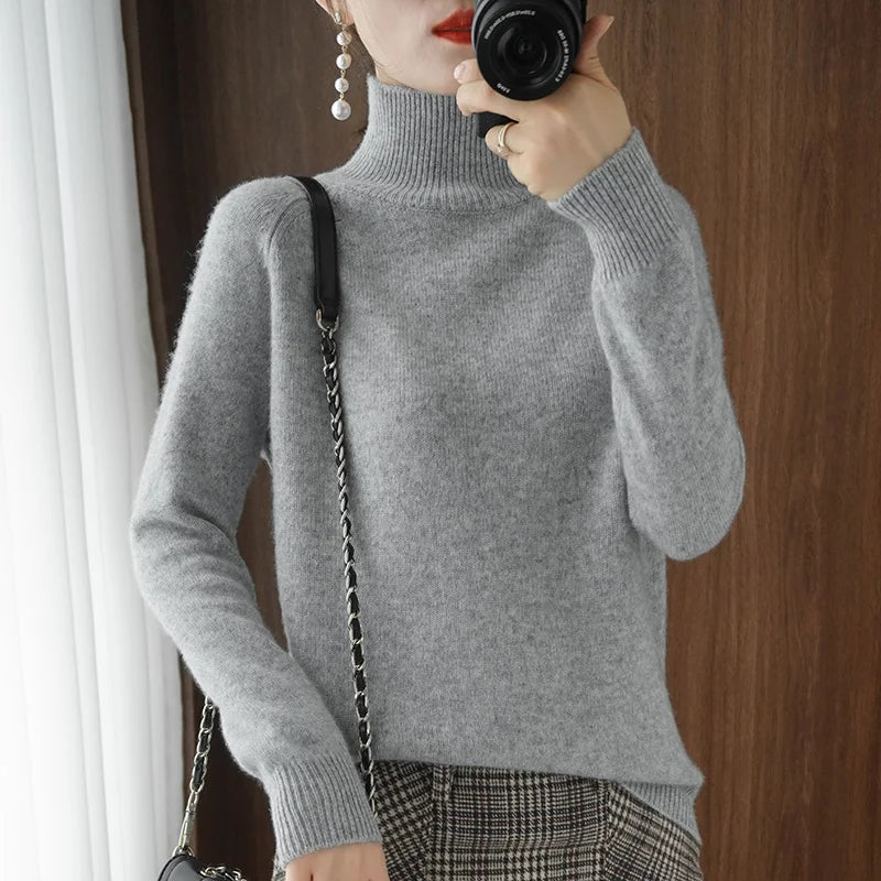 Image of Women's Fitted Turtleneck Sweater