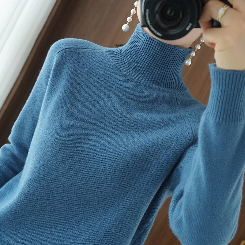 Image of Women's Fitted Turtleneck Sweater
