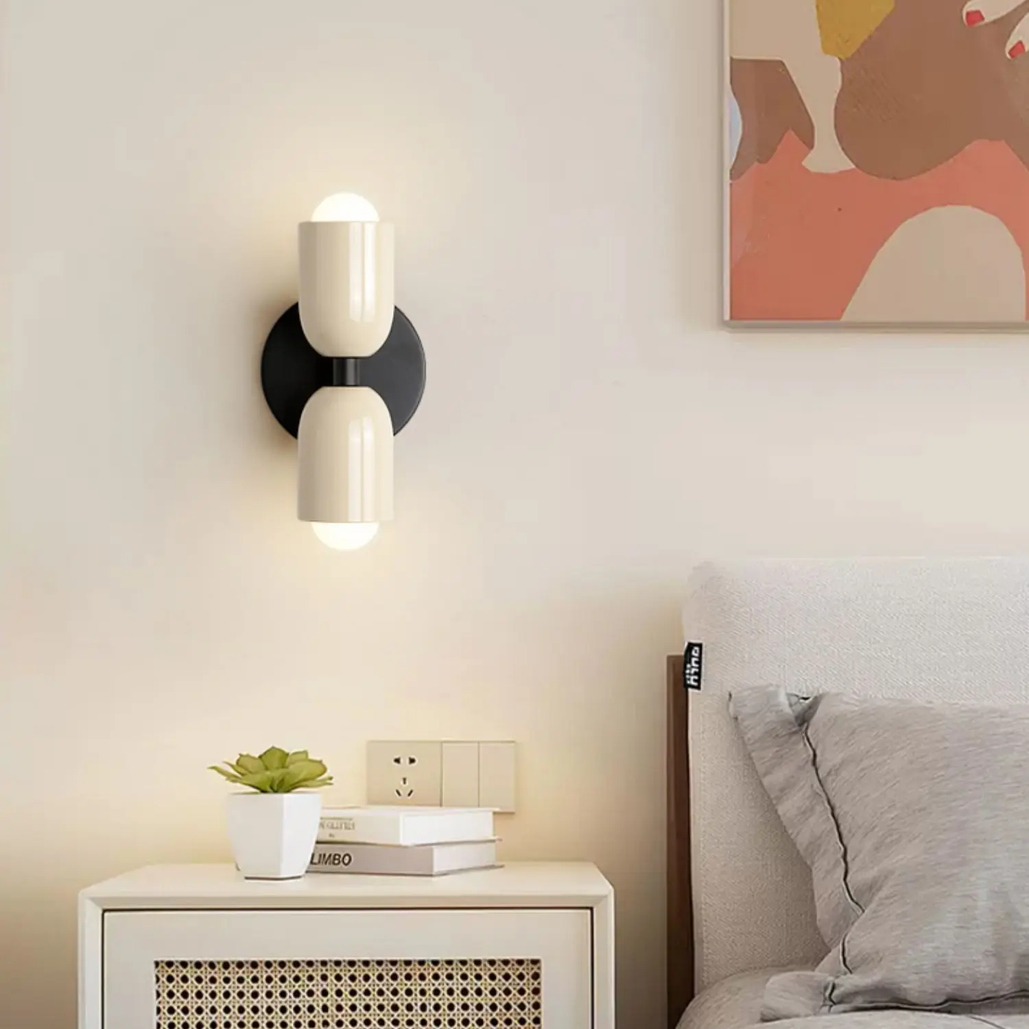 Image of Women's Geometric Wall Lamp