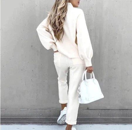 Image of Women's Relaxed Fit Sweatpants Set